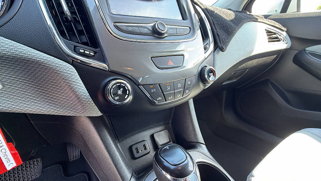 Thumbnail: 2019 Chevrolet Cruze - 22