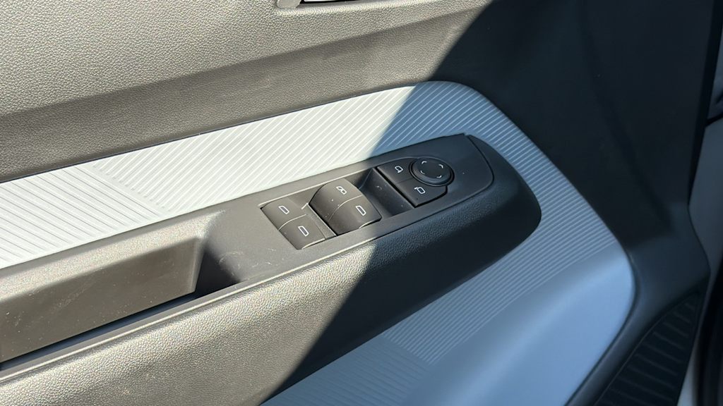 Thumbnail: 2027 Chevrolet Bolt EV - 27
