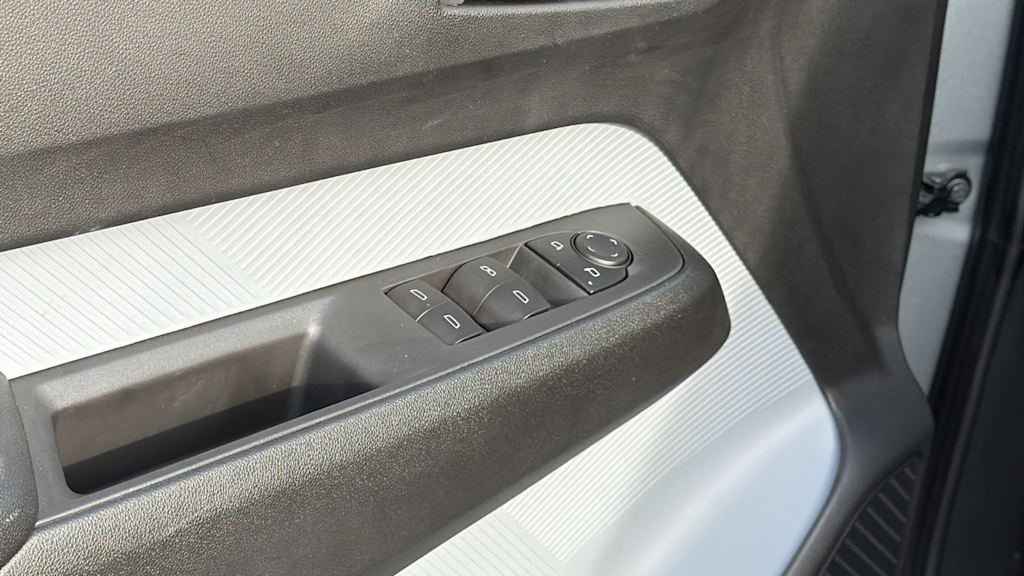 Thumbnail: 2027 Chevrolet Bolt EV - 28