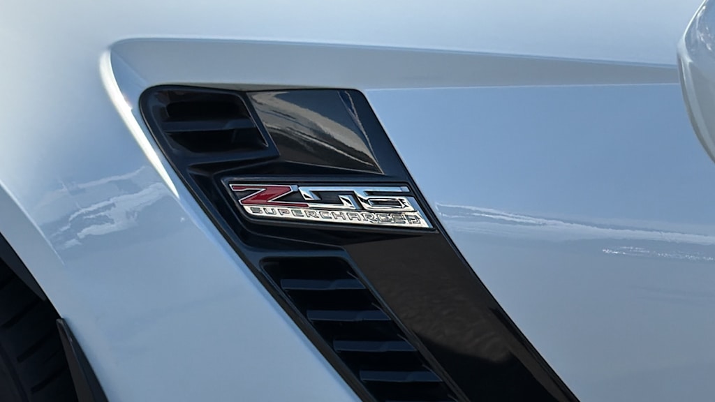 Thumbnail: 2015 Chevrolet Corvette - 29