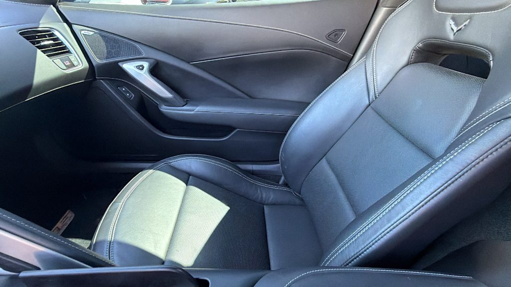 Thumbnail: 2015 Chevrolet Corvette - 10