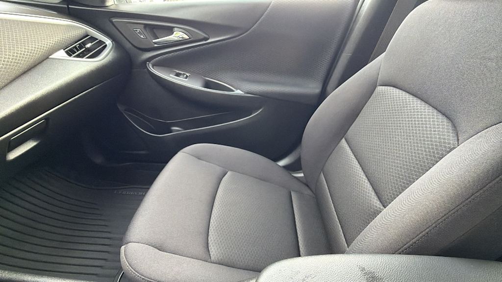 Thumbnail: 2023 Chevrolet Malibu - 10