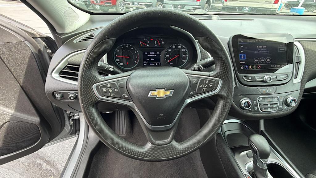 Thumbnail: 2023 Chevrolet Malibu - 8