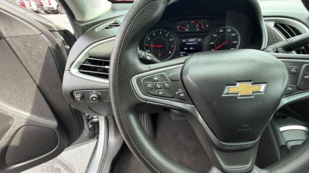 Thumbnail: 2023 Chevrolet Malibu - 12