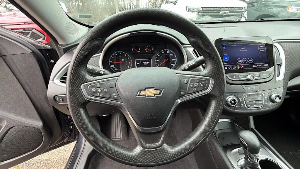 Thumbnail: 2023 Chevrolet Malibu - 9