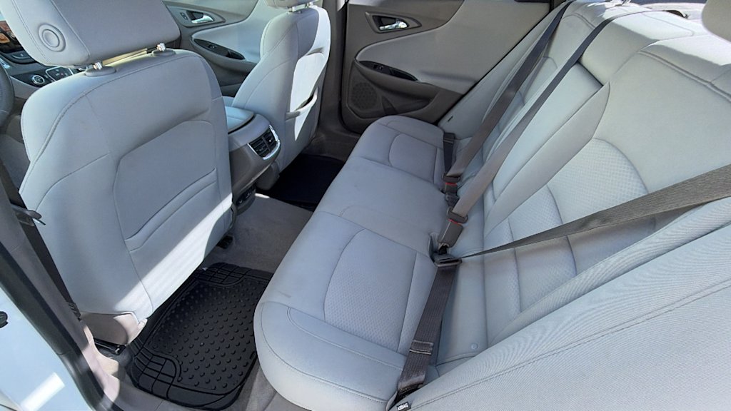 Thumbnail: 2018 Chevrolet Malibu - 10