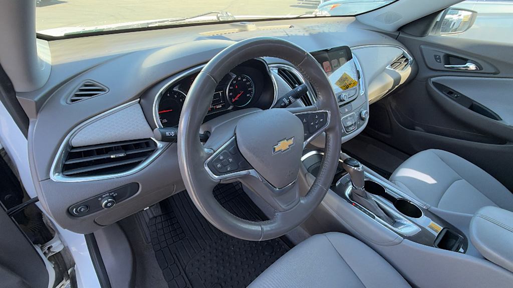 Thumbnail: 2018 Chevrolet Malibu - 2