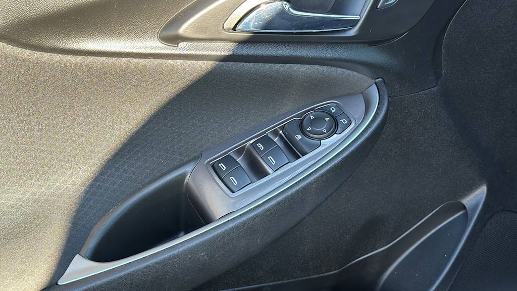 Thumbnail: 2022 Chevrolet Malibu - 26