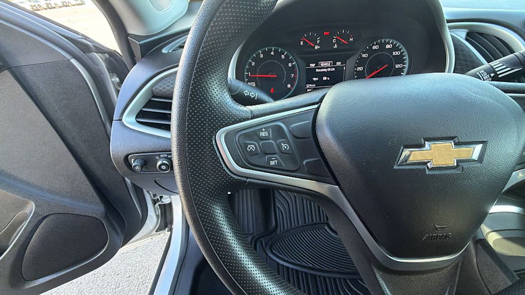 Thumbnail: 2022 Chevrolet Malibu - 12