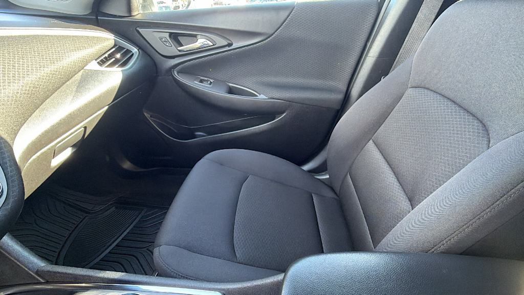 Thumbnail: 2022 Chevrolet Malibu - 10