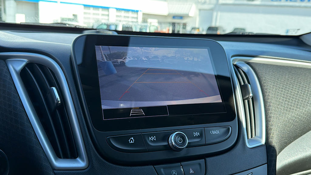 Thumbnail: 2022 Chevrolet Malibu - 24