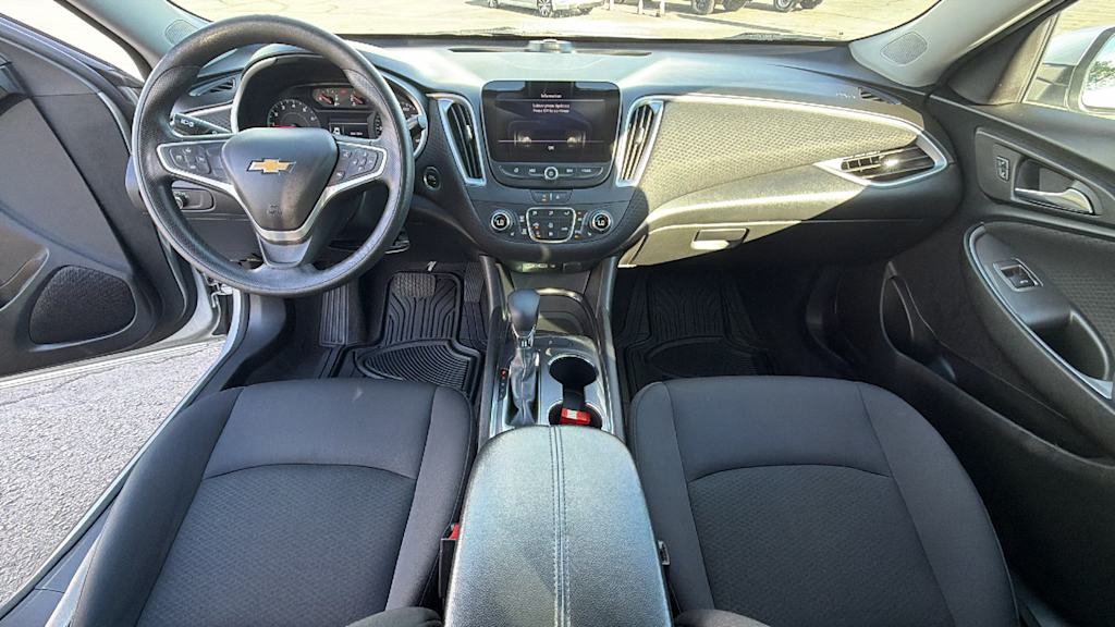 Thumbnail: 2022 Chevrolet Malibu - 29