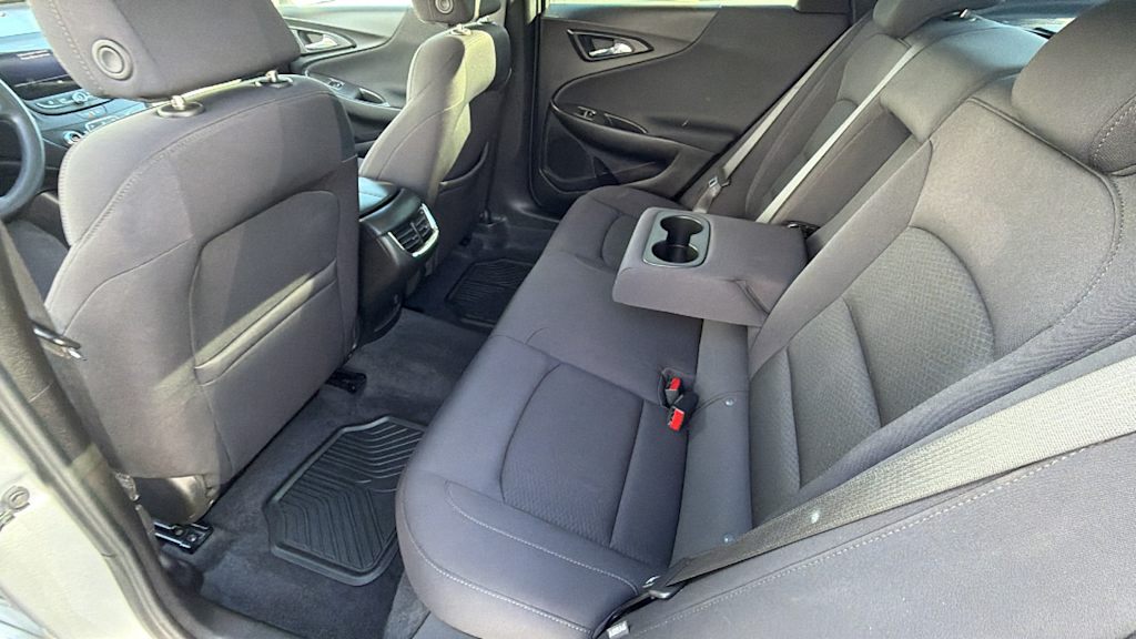 Thumbnail: 2022 Chevrolet Malibu - 11