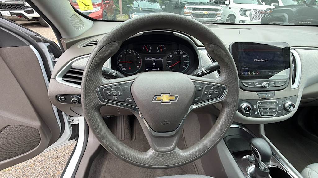 Thumbnail: 2024 Chevrolet Malibu - 8