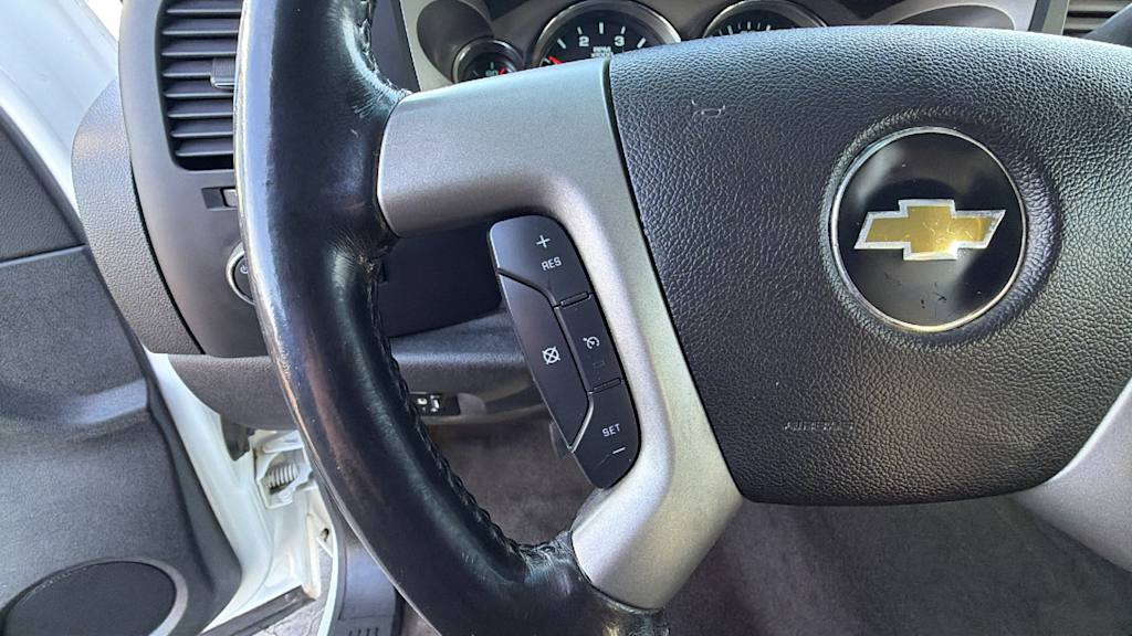 Thumbnail: 2014 Chevrolet Silverado 2500 - 25