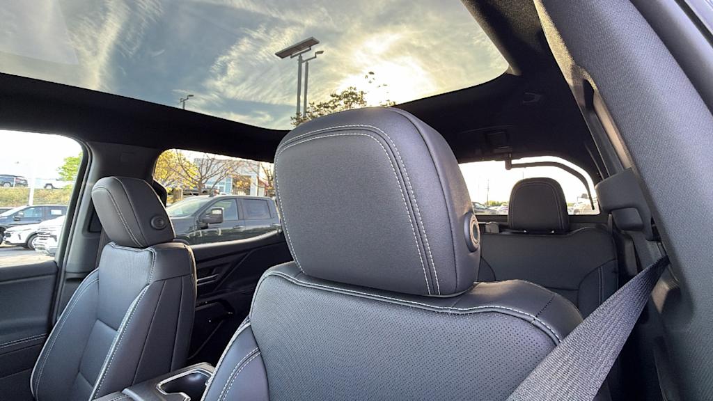 Thumbnail: 2026 Chevrolet Silverado EV - 10