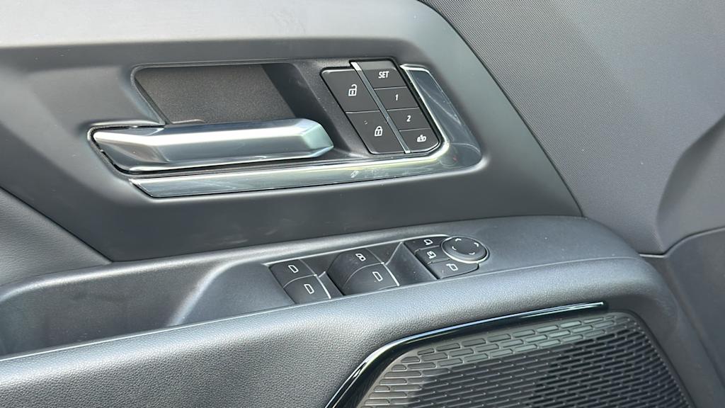 Thumbnail: 2026 Chevrolet Silverado EV - 27