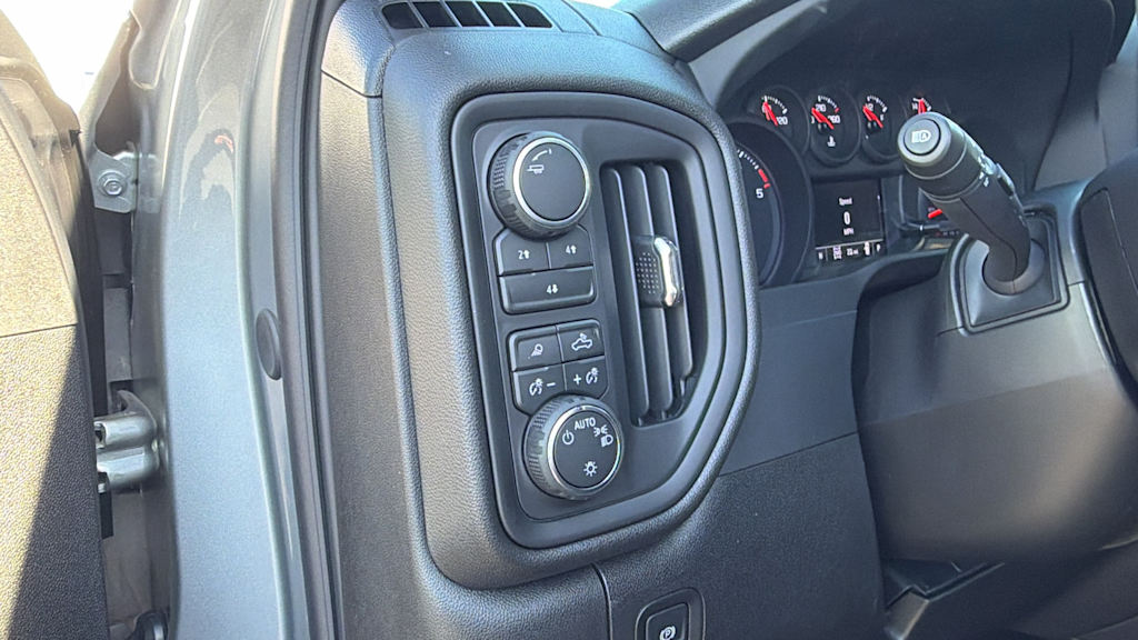 Thumbnail: 2026 Chevrolet Silverado 2500 - 34