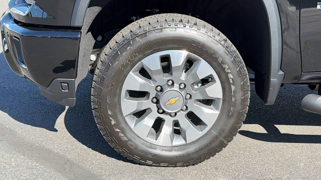 Thumbnail: 2026 Chevrolet Silverado 2500 - 8
