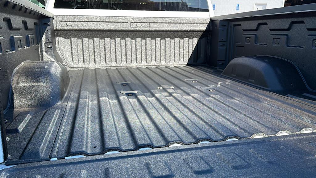 Thumbnail: 2026 Chevrolet Silverado 2500 - 17