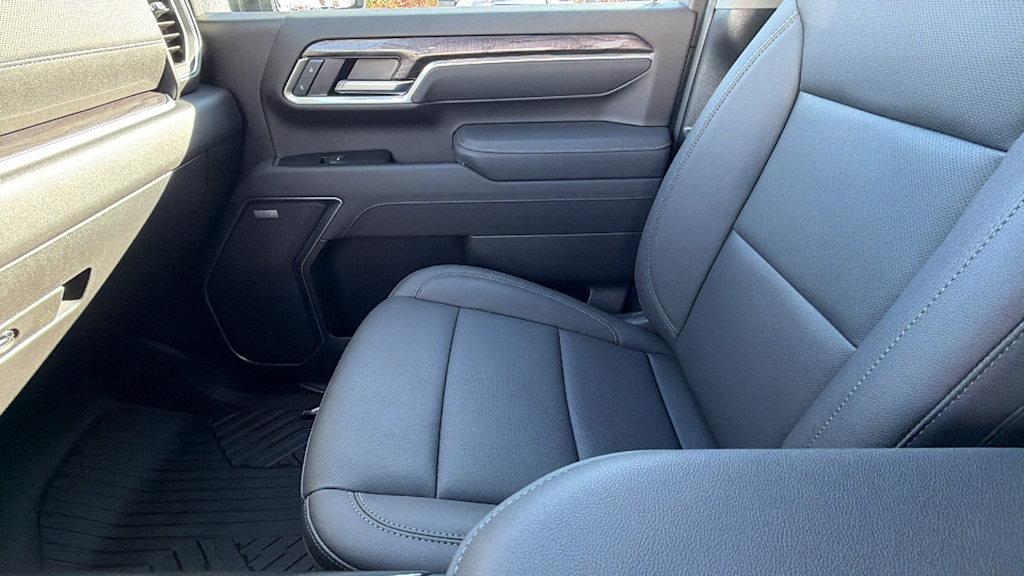 Thumbnail: 2026 Chevrolet Silverado 2500 - 10