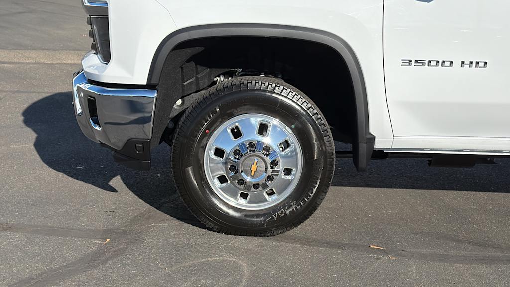 Thumbnail: 2026 Chevrolet Silverado 3500 - 7