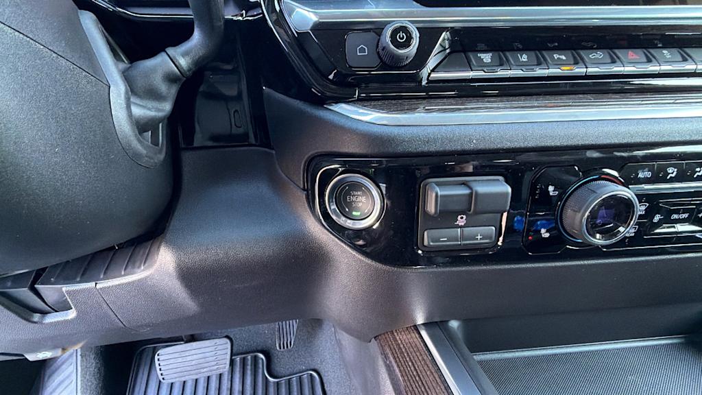 Thumbnail: 2026 Chevrolet Silverado 3500 - 24