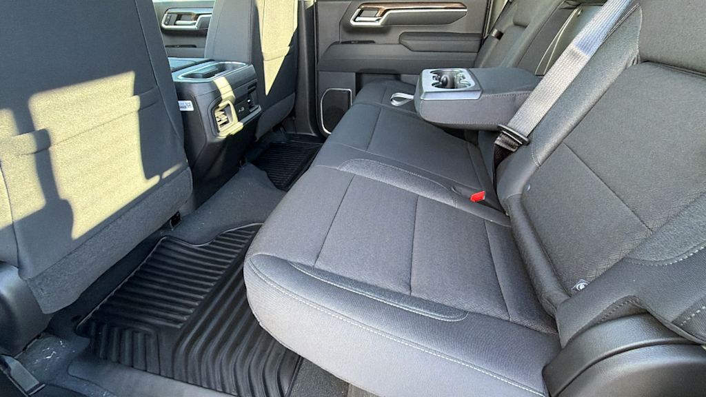 Thumbnail: 2026 Chevrolet Silverado 3500 - 11