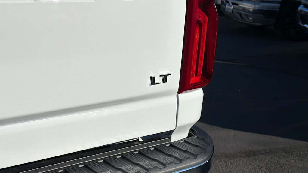 Thumbnail: 2026 Chevrolet Silverado 3500 - 30