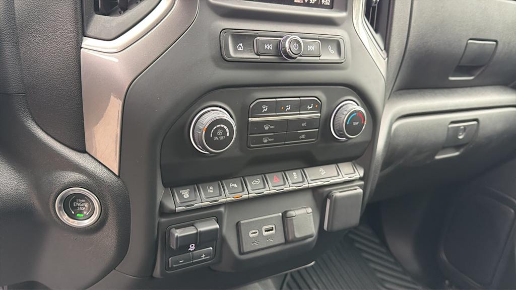 Thumbnail: 2024 Chevrolet Silverado 2500 - 21