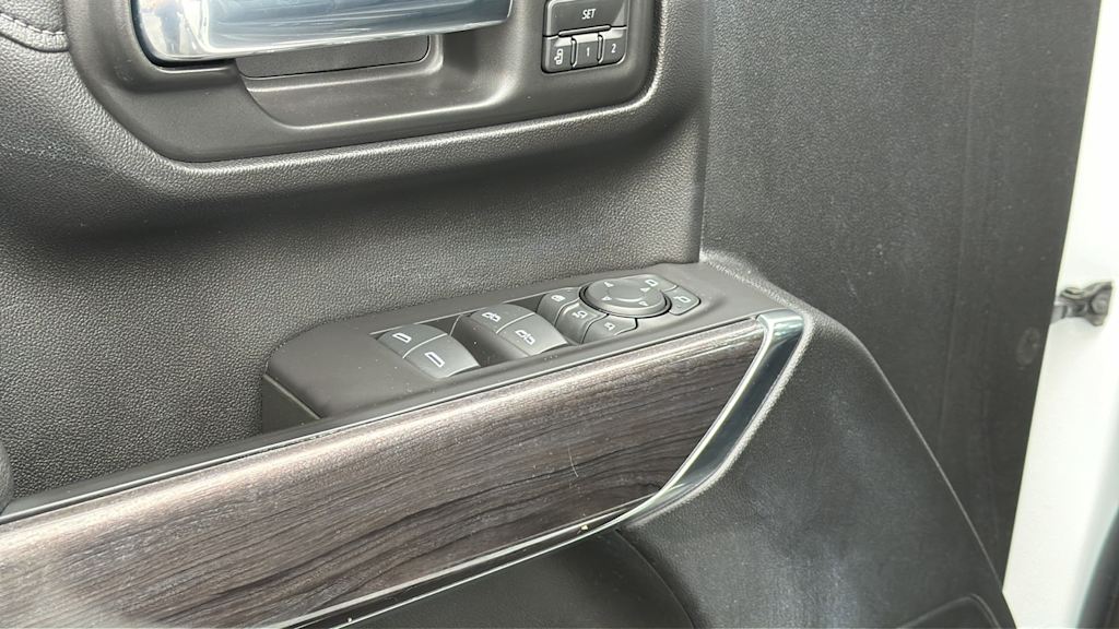 Thumbnail: 2020 Chevrolet Silverado 2500 - 25