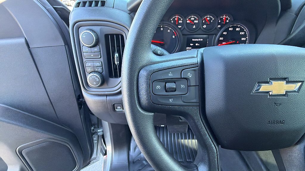 Thumbnail: 2026 Chevrolet Silverado 3500 - 15