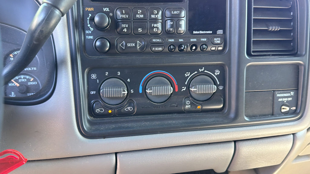 Thumbnail: 2000 Chevrolet Silverado 1500 - 11