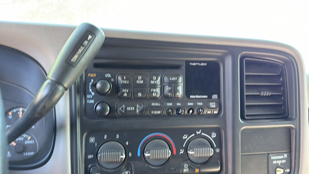 Thumbnail: 2000 Chevrolet Silverado 1500 - 19