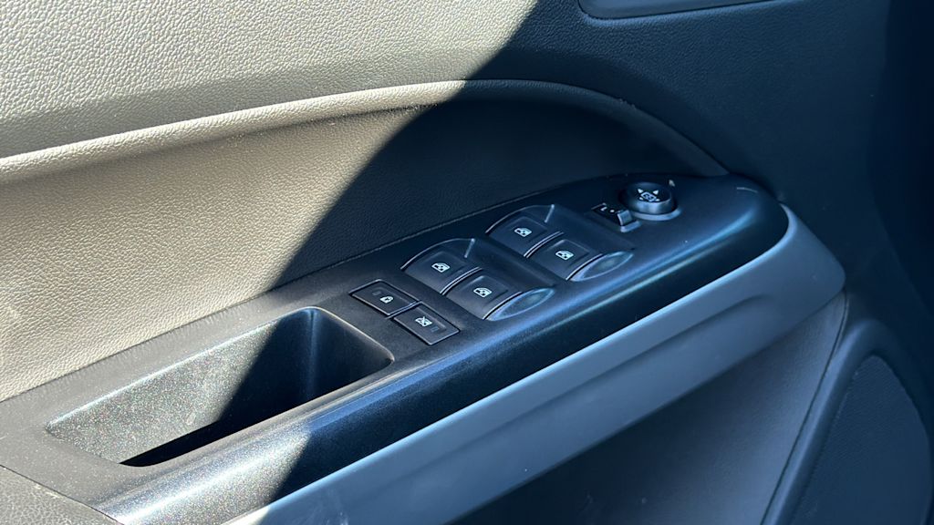 Thumbnail: 2021 Chevrolet Colorado - 26