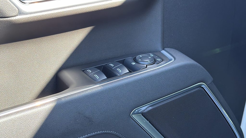 Thumbnail: 2026 Chevrolet Silverado 1500 - 16