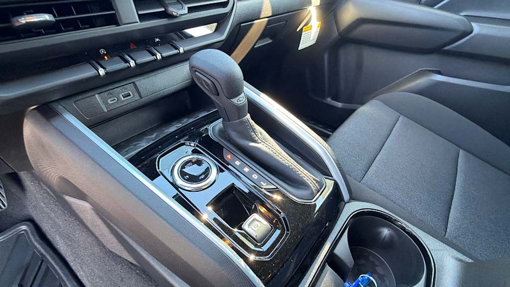 Thumbnail: 2026 Chevrolet Colorado - 15