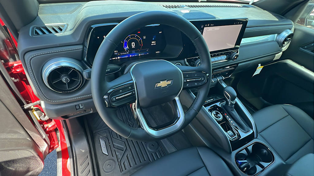 2024 Chevrolet Colorado LT 2
