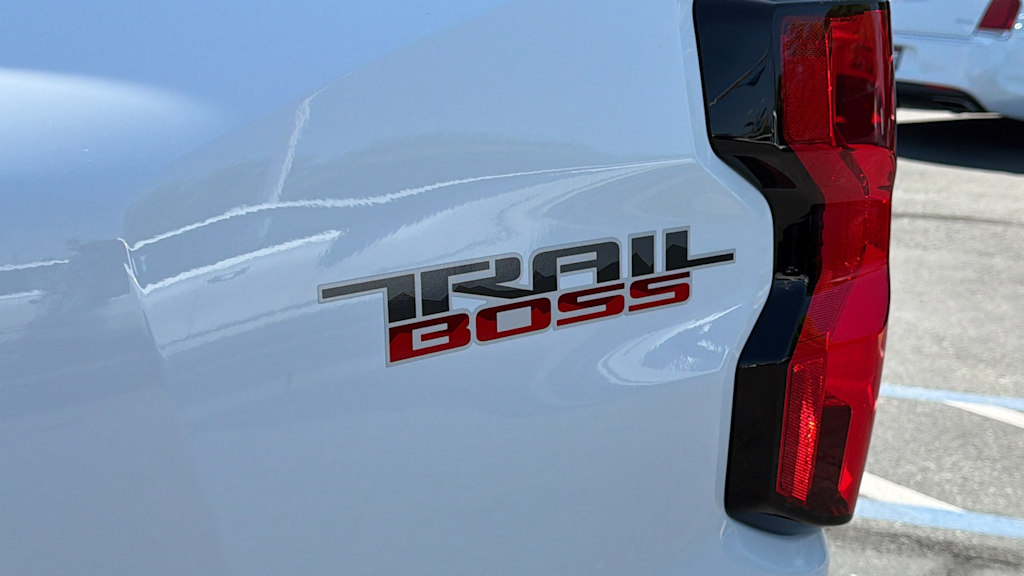 Thumbnail: 2026 Chevrolet Colorado - 30