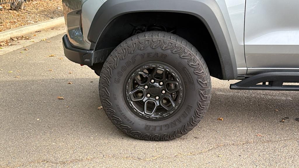 Thumbnail: 2024 Chevrolet Colorado - 7