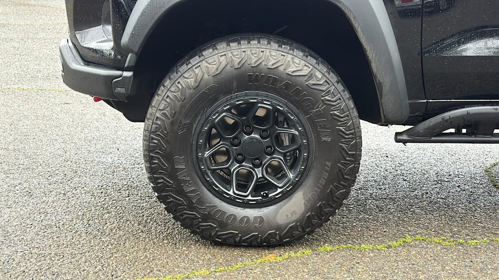 Thumbnail: 2024 Chevrolet Colorado - 8