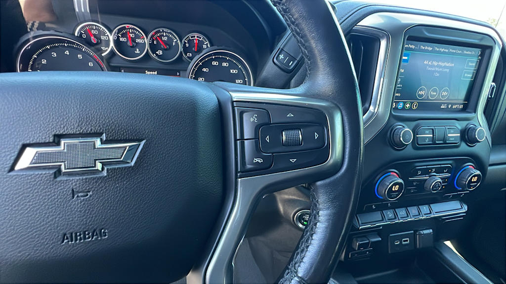 2021 Chevrolet Silverado 1500 LT 25