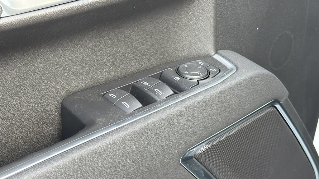 Thumbnail: 2026 Chevrolet Silverado 1500 - 27