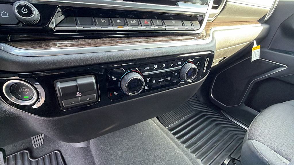 Thumbnail: 2026 Chevrolet Silverado 1500 - 22