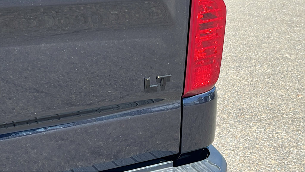 Thumbnail: 2023 Chevrolet Silverado 1500 - 21