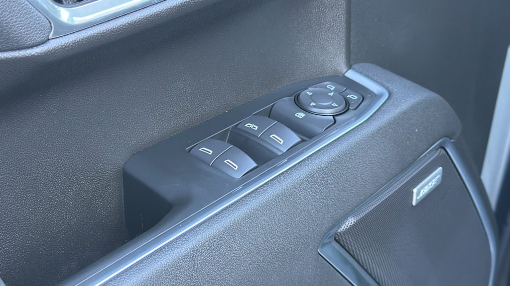 Thumbnail: 2026 Chevrolet Silverado 1500 - 26
