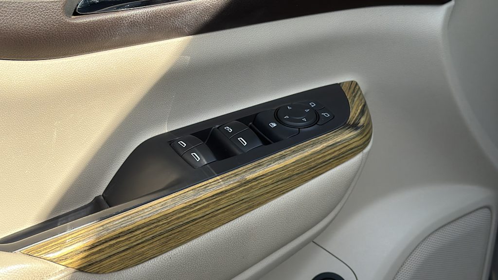 Thumbnail: 2019 GMC Acadia - 27