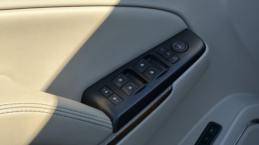 Thumbnail: 2016 GMC Yukon - 17