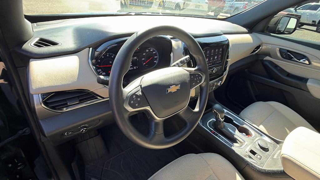 Thumbnail: 2023 Chevrolet Traverse - 2