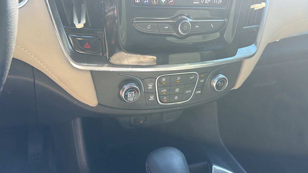 Thumbnail: 2023 Chevrolet Traverse - 20